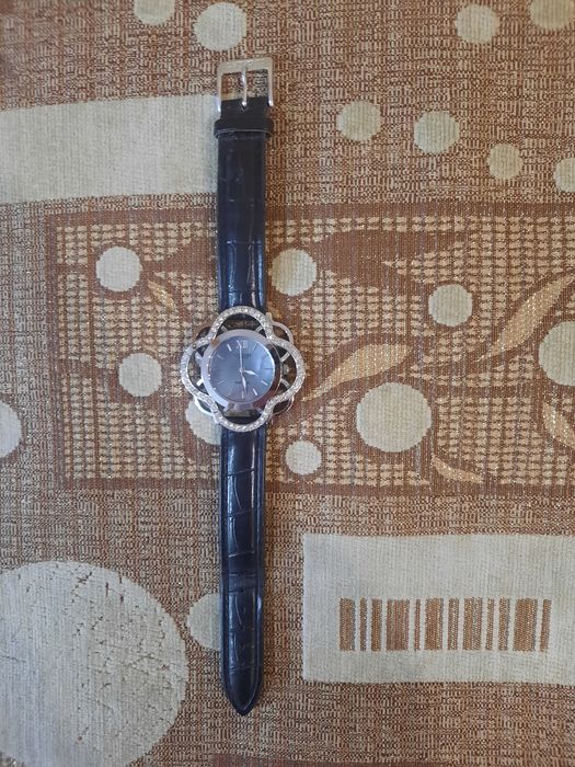 Продаются часы женские