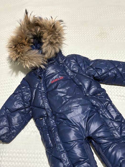 Фирменная зимняя куртка от Moncler
