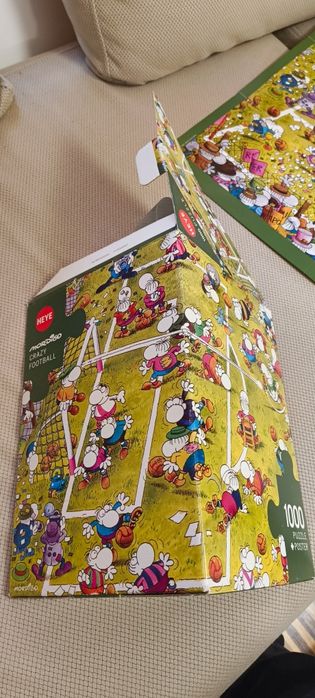 Пъзел с 1000 части Heye "crazy football"