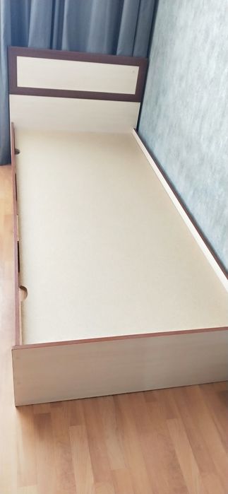 Продам кровать .