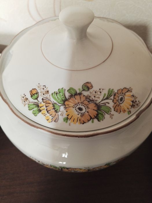 Столовый сервиз   на 6 персон