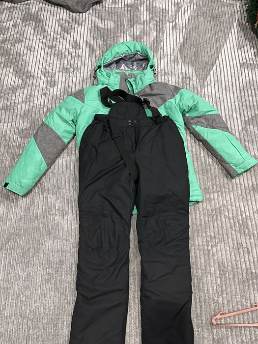 Продам лыжный костюм