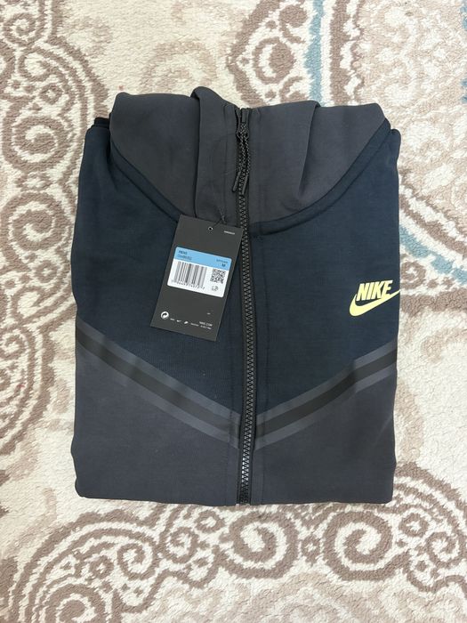 Продам nike teech flice