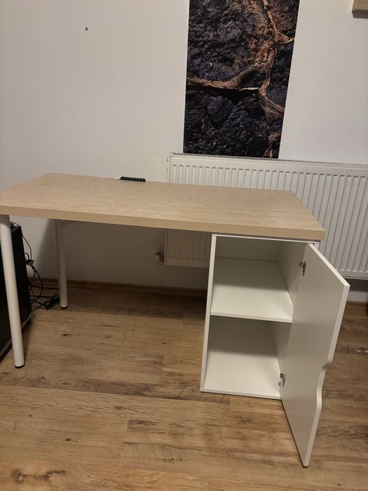 Vand birou alb ikea cu rafturi