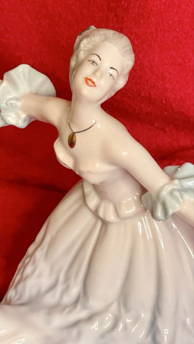 Statueta din portelan fin 25 cm Nou!