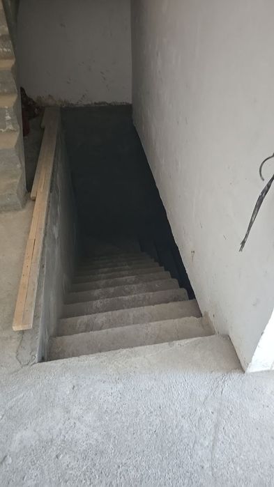 Nazarbek Harakat mahallada hovli