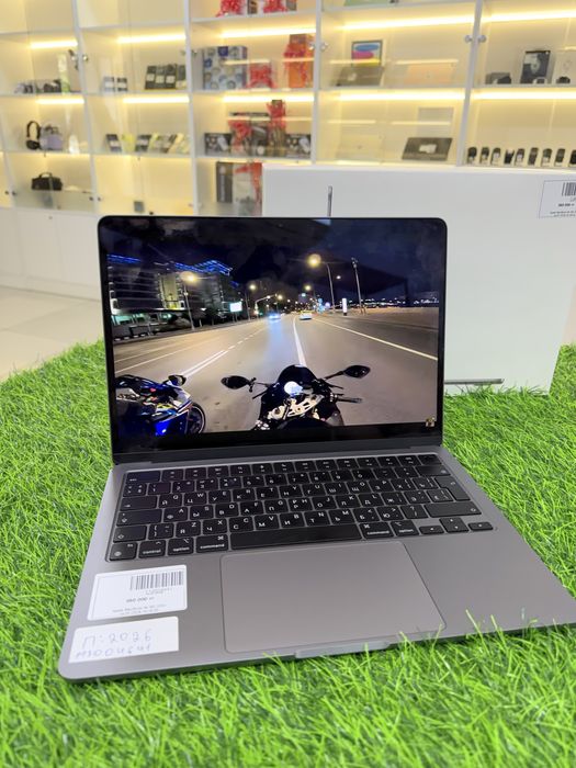 Macbook Air M 2 , 100%
