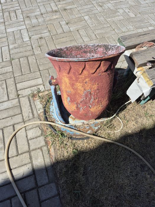 Урна чугунная раритет