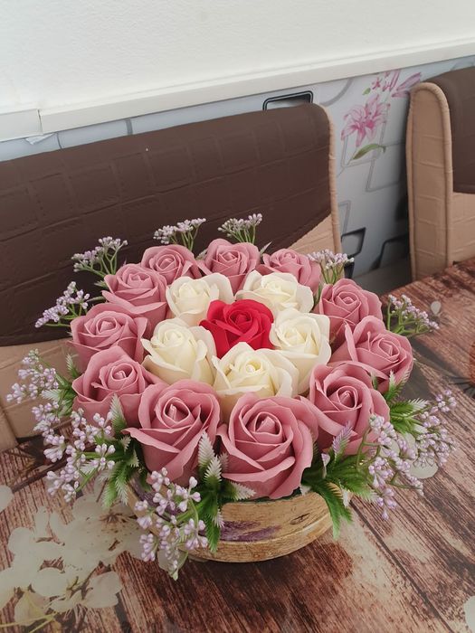 Aranjamente trandafiri de sapun