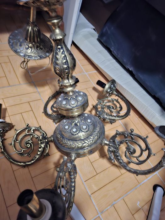 Продам  бронзовую  хрустальную люстру