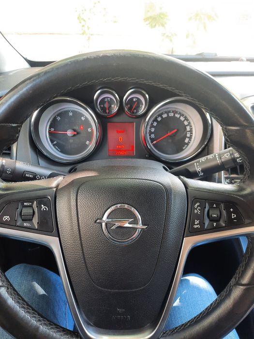OPEL Astra 2011 — imagine 4
