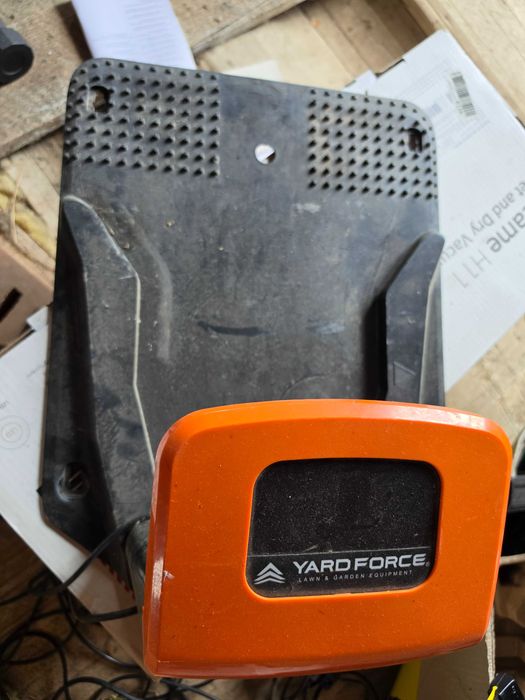 Yard Force Compact 280R Robot de tuns gazon DEFECT