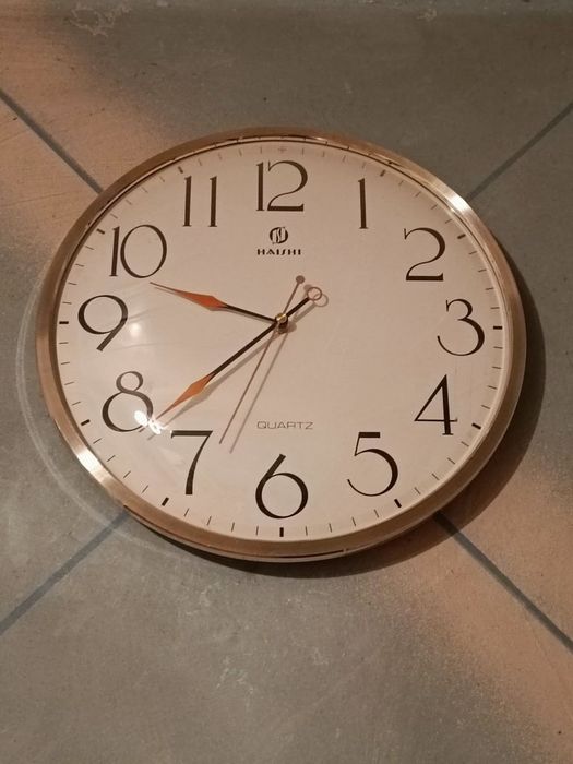 Продаются часы рабочие