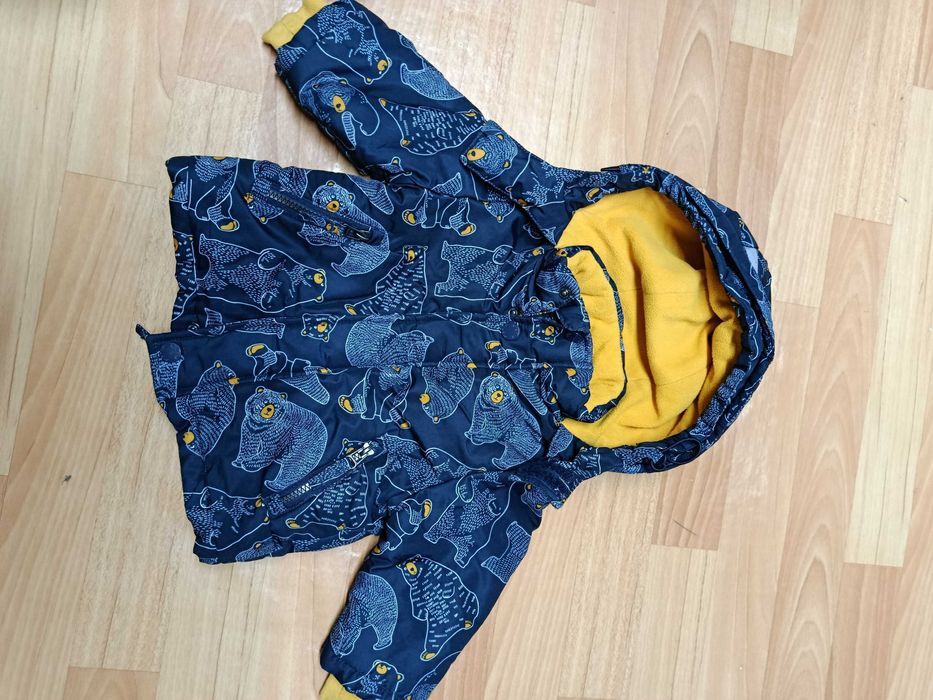 Продам детскую куртку