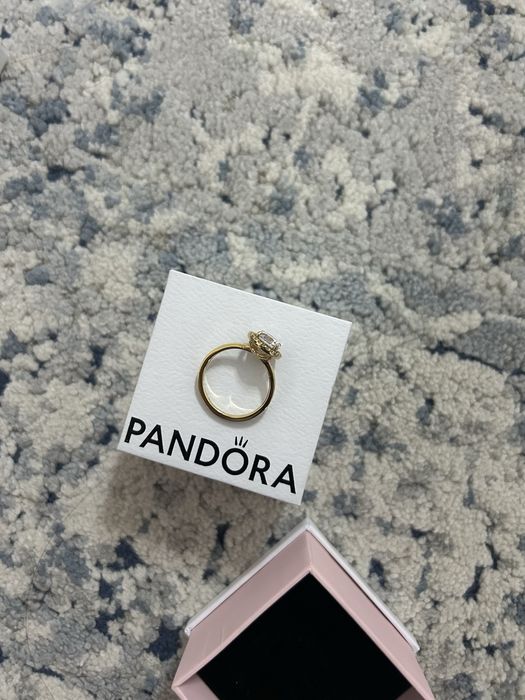 Кольцо Pandora “Сверкающий круглый венец”