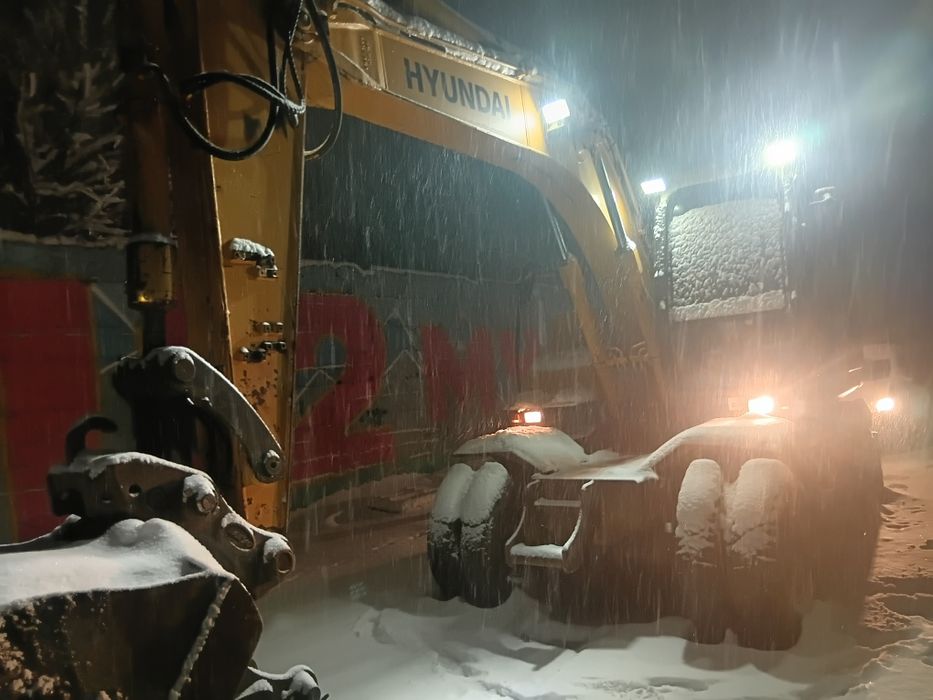 Услуги экскаватора аренда.