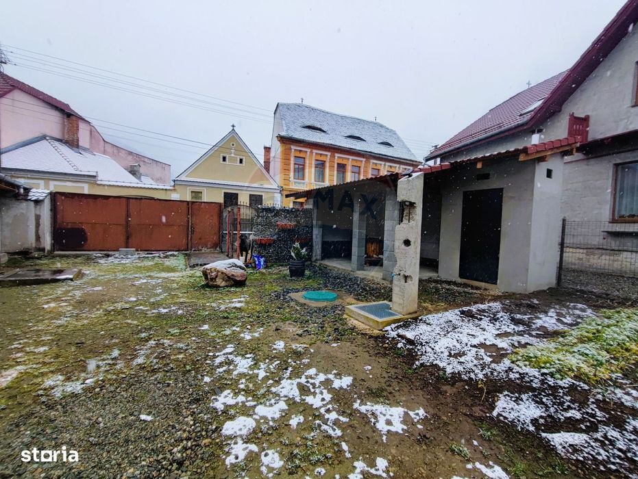 Casă / Vilă cu 3 camere de vânzare în zona Sud