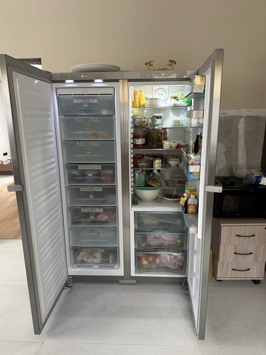 Продам хрлодильник Miele