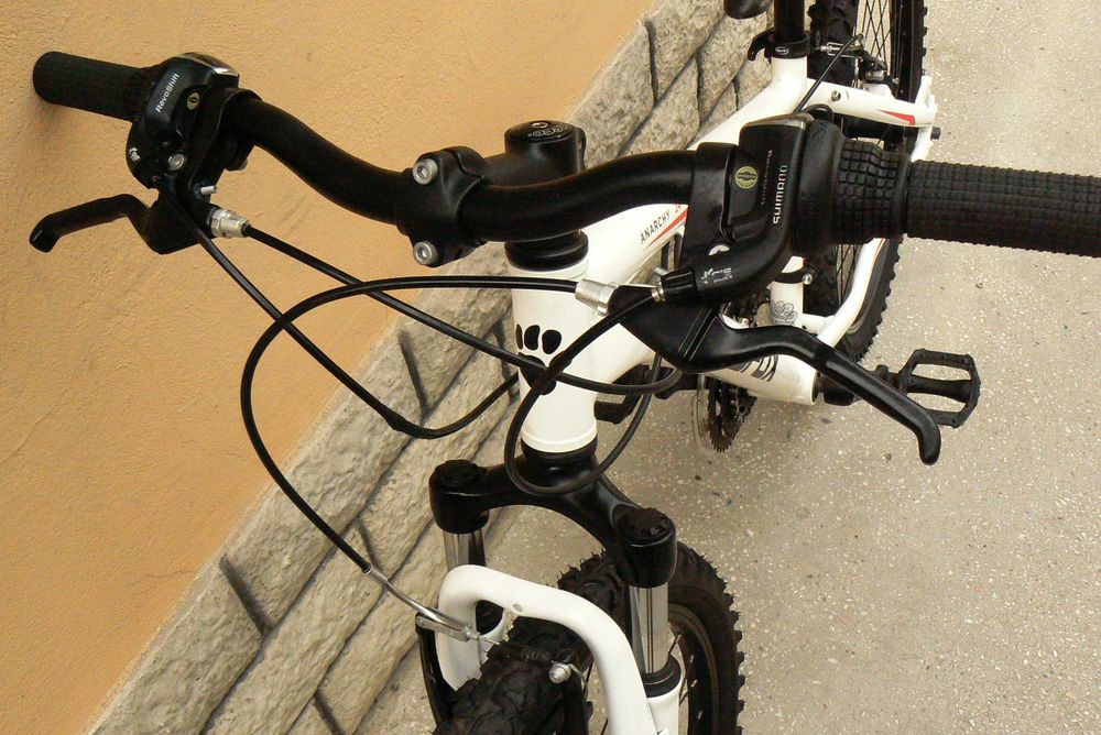 Bicicleta mountain bike de copii Muddyfox 24