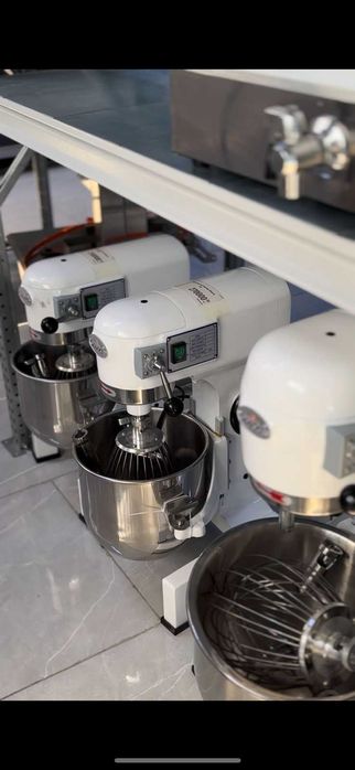 Планетарный миксер,миксер,тестомес