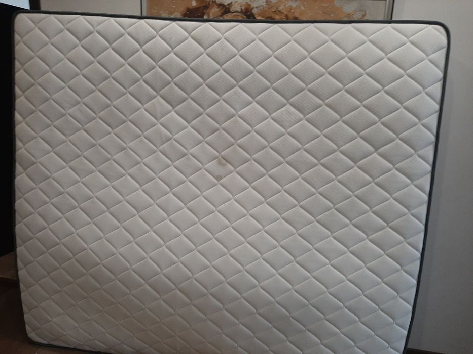 Матрак с размери  180/200 BRN