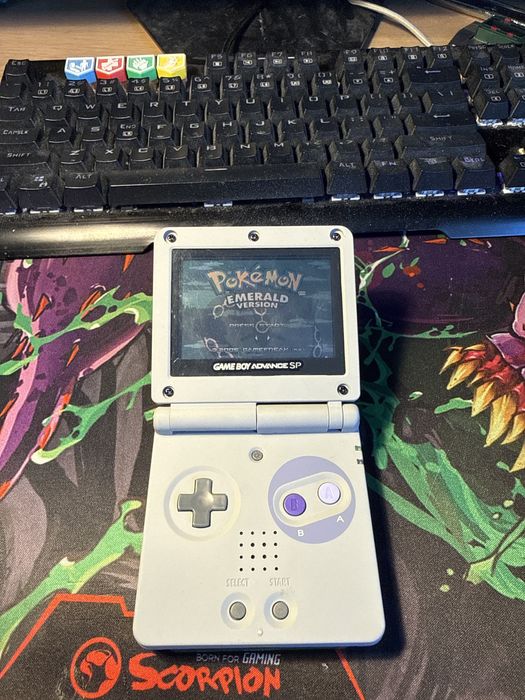 Gameboy advance sp reshell ags 001