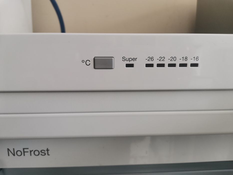 Вертикален фризер Construkta 200 L