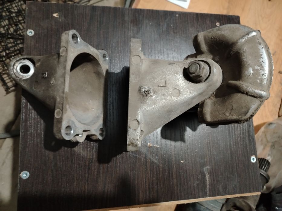 Лапы двигателя 1-узет