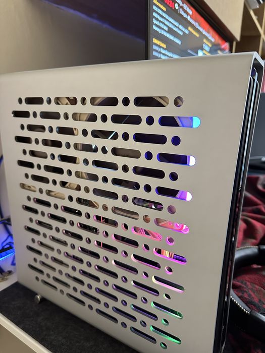 Thor Zone Tetra S Moonstone 9L SFF PC case (All extras)