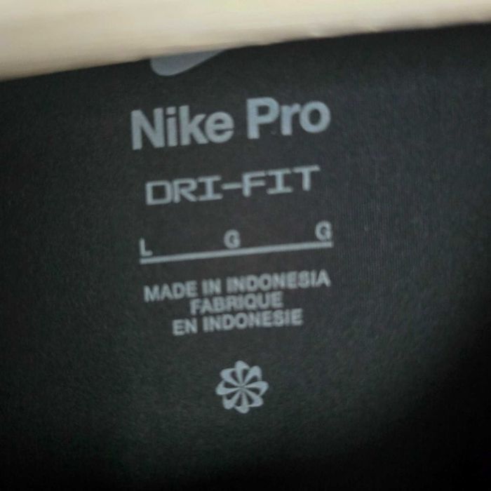 Дамска блуза nike crop
