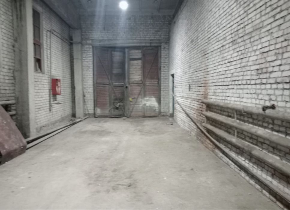 Сдам высокий бокс 103 м² (18 х 5.7м) под фуру/спецтехнику или под скла