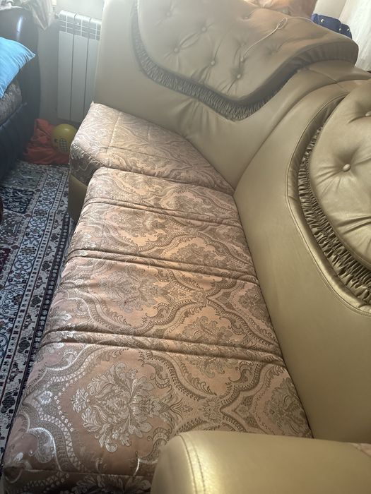 Диван почти новый