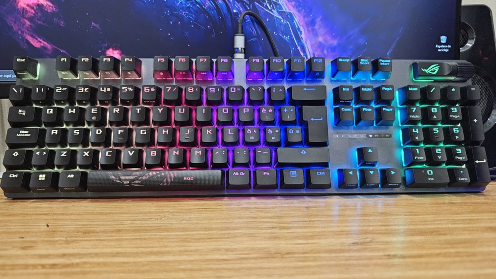 Asus ROG Strix Scope II  клавиатура + Подаръци