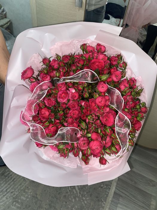 Цветы кустовые розы 35шт