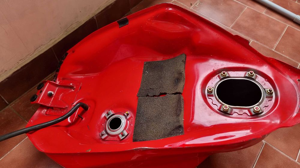 Honda VFR 800 2002 - 2009 6th gen част - Резервоар Части