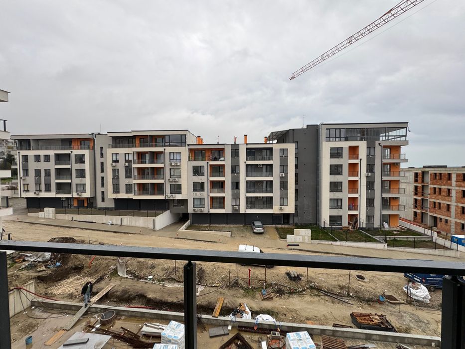 Продава  двустаен апартамент в ж.к Владислав Варненчик