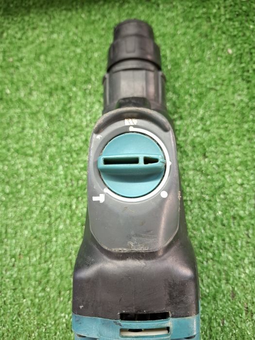 Перфоратор на Makita HR2610