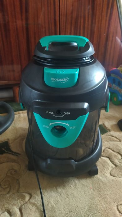 Моющий пылесос продам