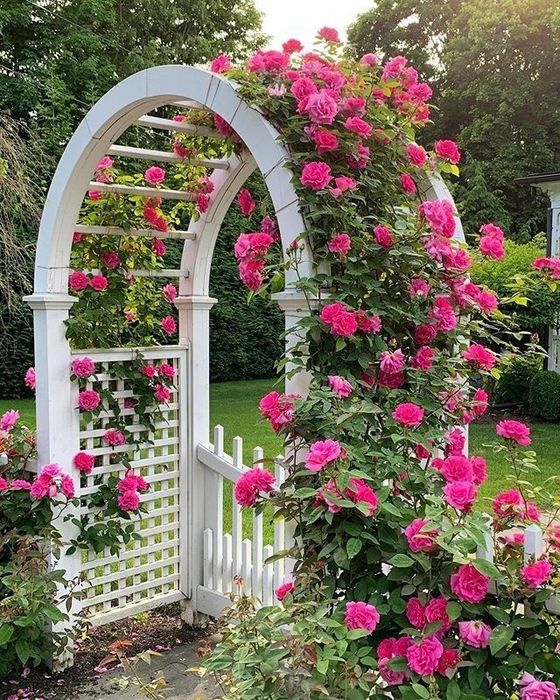 Suport din lemn pentru flori arcuit