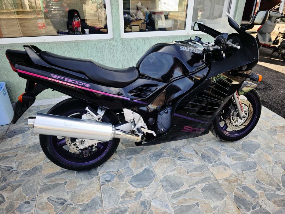 Suzuki RF900R Мотоциклет