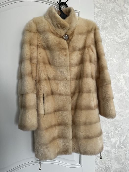 Продам норковую шубу