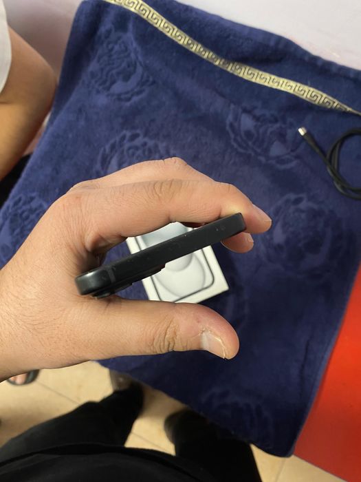 Срочно продам айфон 15 в отл сост 92%