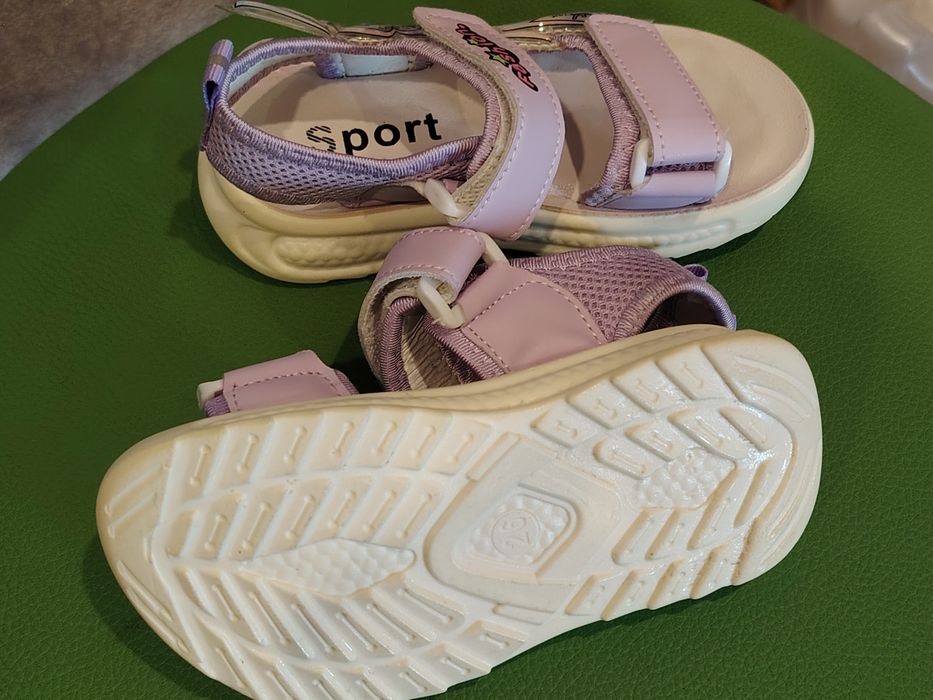 Продам сандали для девочки