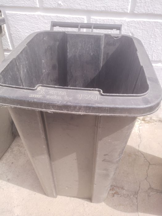 Продам мусорный бак