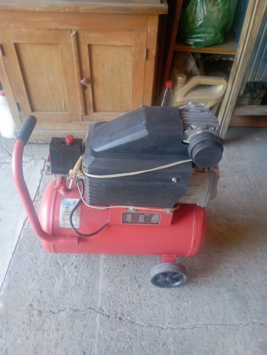 Воздушный компрессор