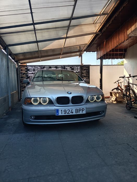 Vând BMW E39  anul 2002 ,proprietar.