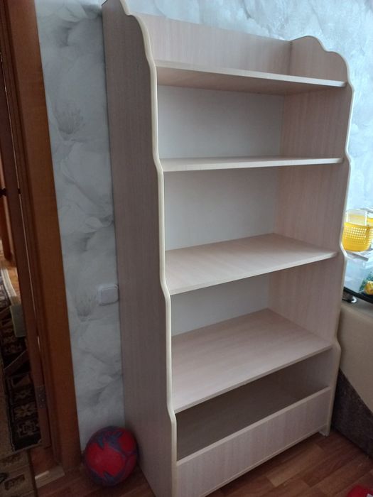 Продам стеллаж для игрушек