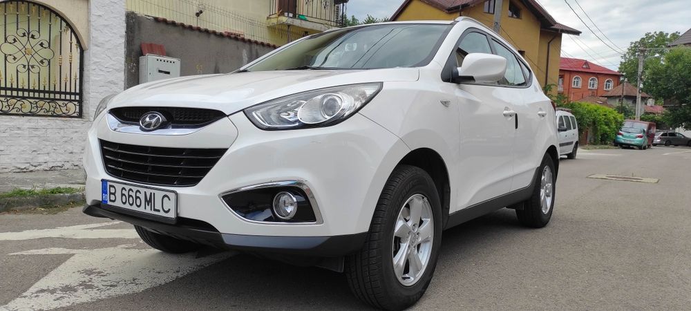 Hyundai tucson IX35  1.6 benzina editie FIFA CUP