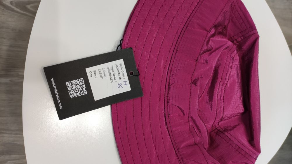 Нова шапка идиотка Weekend Offender