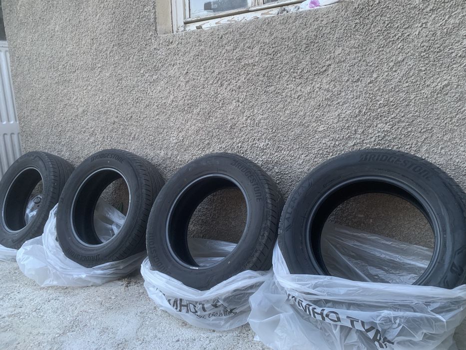 225/65/17 Летни гуми BRIDGESTONE 4 бр.